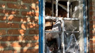 "Мене вкинуло хвилею назад у коридор": жителька села на Кіровоградщині про нічний обстріл "Мене вкинуло хвилею назад у коридор": жителька села на Кіровоградщині про нічний обстріл