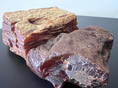 Мешканець Київщини відправив закордон унікальні брили бурштину Мешканець Київщини відправив закордон унікальні брили бурштину