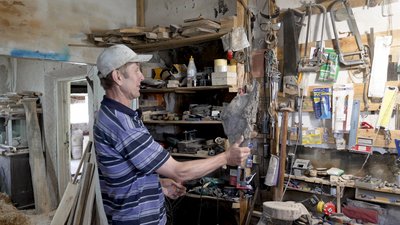 «Дерево під фарбу ховати — це гріх»: історія столяра з Чернігівщини Ігоря Литвиненка