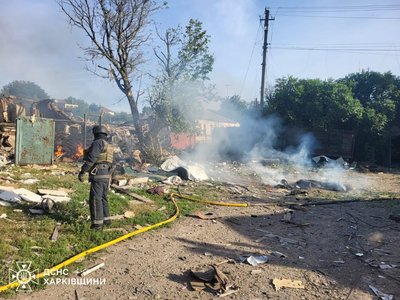 Російські авіабомби влучили в житлові будівлі у Куп'янську, в результаті чого отримав поранення власник одного з будинків Російські авіабомби влучили в житлові будівлі у Куп'янську, в результаті чого отримав поранення власник одного з будинків