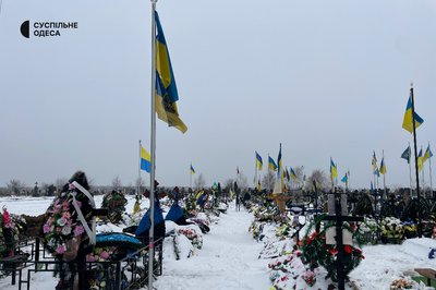 В Одесі загиблих на фронті хоронять на військовому секторі кладовища В Одесі загиблих на фронті хоронять на військовому секторі кладовища