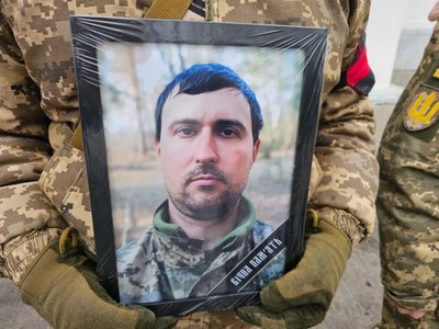 У Полтаві попрощалися із військовим Кирилом Шаповаловим У Полтаві попрощалися із військовим Кирилом Шаповаловим