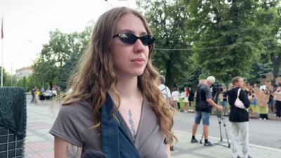 "Рада завтра на роботу". Дніпро мітингує проти закону щодо НАБУ та САП: день третій "Рада завтра на роботу". Дніпро мітингує проти закону щодо НАБУ та САП: день третій