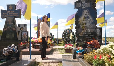 Могила без тіла: історія вчителя із Черкащини, який став героєм Могила без тіла: історія вчителя із Черкащини, який став героєм