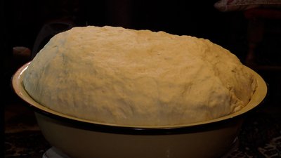 Традиції поколінь. У Молодкові на Франківщині показали, як випікають обрядовий весільний хліб Традиції поколінь. У Молодкові на Франківщині показали, як випікають обрядовий весільний хліб