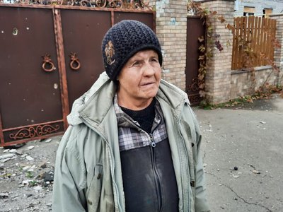 На лінії вогню: жінка розповіла про своє життя у прифронтовому селі на Миколаївщині На лінії вогню: жінка розповіла про своє життя у прифронтовому селі на Миколаївщині