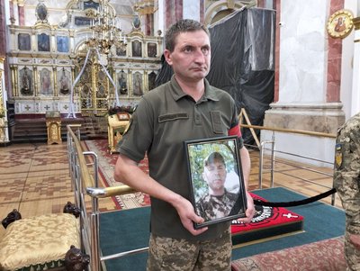 У Луцьку попрощалися з 41-річним молодшим сержантом Анатолієм Хабовцем