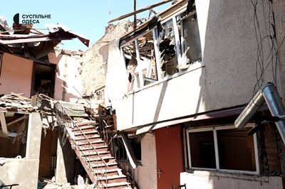 Жив у будинку 27 років: історія рятувальника з Одеси, чию оселю знищив БпЛА Жив у будинку 27 років: історія рятувальника з Одеси, чию оселю знищив БпЛА