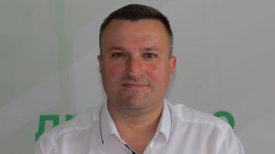 Квартира за 40 тис. грн, Mercedes за 11 500 грн: чим володіють керівники сервісних центрів МВС на Чернігівщині Квартира за 40 тис. грн, Mercedes за 11 500 грн: чим володіють керівники сервісних центрів МВС на Чернігівщині