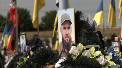 "На похоронах я була вагітна": вдова бійця 100 ОМБр поділилася спогадами про загиблого чоловіка