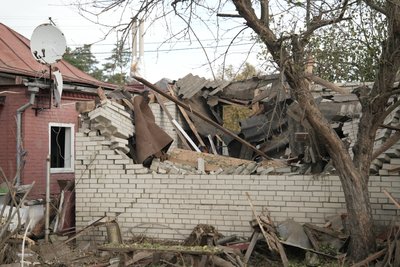 Обстріл Баранівки у Сумах: що розповіли очевидці влучання російського безпілотника Обстріл Баранівки у Сумах: що розповіли очевидці влучання російського безпілотника
