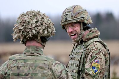 На танку біля російського кордону: принц Вільям відвідав британських військових в Естонії На танку біля російського кордону: принц Вільям відвідав британських військових в Естонії