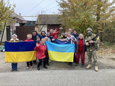 "Атмосфера рідності". Спогади військового 28-ї ОМБР про звільнення Херсона "Атмосфера рідності". Спогади військового 28-ї ОМБР про звільнення Херсона