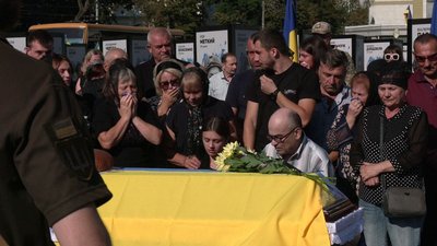У Рівному попрощалися з військовим Віталієм Приходьком У Рівному попрощалися з військовим Віталієм Приходьком