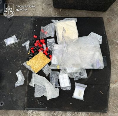 За збут заборонених речовин судитимуть чотирьох жителів Рівненщини — прокуратура За збут заборонених речовин судитимуть чотирьох жителів Рівненщини — прокуратура