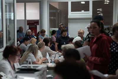"Я ще там, вдома". Хто і навіщо приїздить з прикордоння до евакуаційного пункту в Сумах "Я ще там, вдома". Хто і навіщо приїздить з прикордоння до евакуаційного пункту в Сумах