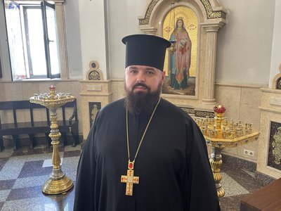"Сарана — це духовний урок": священник з Дніпра пояснив чи є нашестя сарани карою Божою "Сарана — це духовний урок": священник з Дніпра пояснив чи є нашестя сарани карою Божою
