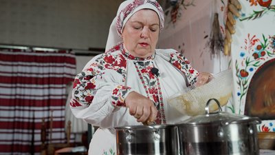 "Кулінарний спадок": як готують на Рівненщині галушки з маком "Кулінарний спадок": як готують на Рівненщині галушки з маком