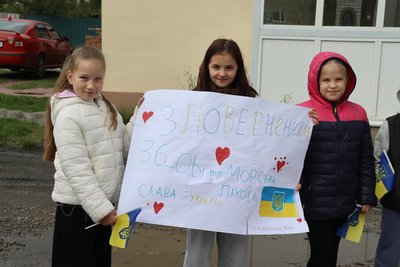 Понад рік у полоні: у Попільні зустріли військовослужбовця Романа Пінчука Понад рік у полоні: у Попільні зустріли військовослужбовця Романа Пінчука