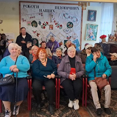 TikTok для людей похилого віку: підопічні Житомирського терцентру знімаються у відеороликах TikTok для людей похилого віку: підопічні Житомирського терцентру знімаються у відеороликах