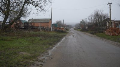 "Дома є дома, буду тут до останнього": як живуть мешканці села Великий Бобрик під час війни "Дома є дома, буду тут до останнього": як живуть мешканці села Великий Бобрик під час війни