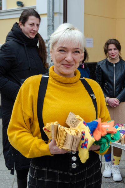 "Шкарпетуйся": акцію на підтримку дітей із синдромом Дауна провели у Житомирі "Шкарпетуйся": акцію на підтримку дітей із синдромом Дауна провели у Житомирі