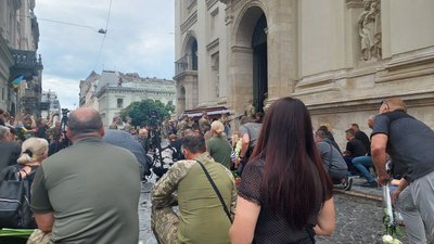 У Львові попрощалися з воїнами Наталією Депою, Денисом Гузнером та Орестом Смиком У Львові попрощалися з воїнами Наталією Депою, Денисом Гузнером та Орестом Смиком