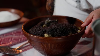 "Кулінарний спадок": як готують на Рівненщині галушки з маком "Кулінарний спадок": як готують на Рівненщині галушки з маком