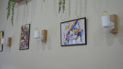 Донька вшанувала пам’ять загиблого на фронті батька, відкривши кав’ярню на його честь у Вінниці Донька вшанувала пам’ять загиблого на фронті батька, відкривши кав’ярню на його честь у Вінниці