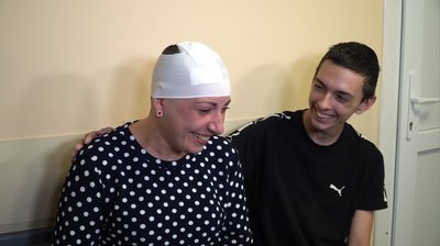 "Пухлина проросла в обидві півкулі". На Дніпропетровщині лікують переселенку з Донеччини "Пухлина проросла в обидві півкулі". На Дніпропетровщині лікують переселенку з Донеччини