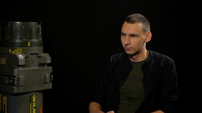 "Ніколи не здавайся": історія бійця з Донеччини, який надихає інших після ампутації ніг "Ніколи не здавайся": історія бійця з Донеччини, який надихає інших після ампутації ніг