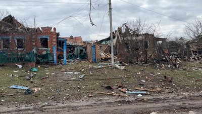 “Я не можу їх покинути”: як сумський священник вмовляє евакуюватись мешканців Угроїдів “Я не можу їх покинути”: як сумський священник вмовляє евакуюватись мешканців Угроїдів