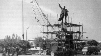 У Миколаєві два радянські монументи виключили з держреєстру пам’яток У Миколаєві два радянські монументи виключили з держреєстру пам’яток