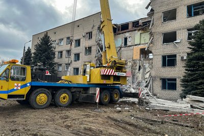 Лікарня після влучання С-300, Селидове, Донецька область Лікарня після влучання С-300, Селидове, Донецька область