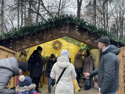 Ялинка, парк, ярмарок, Франківськ, будинок святого Миколая Ялинка, парк, ярмарок, Франківськ, будинок святого Миколая