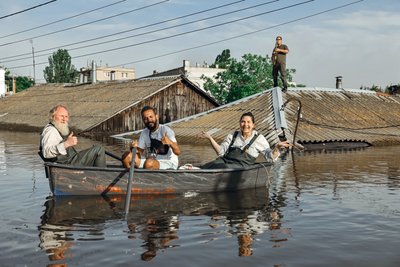 "Щоб люди знали, що життя продовжується навіть там". Фотографка з волонтером розповідають історію Херсона "Щоб люди знали, що життя продовжується навіть там". Фотографка з волонтером розповідають історію Херсона