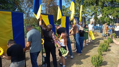 «Не просто меморіальне місце»: у громаді на Черкащині відкрили Алею Слави