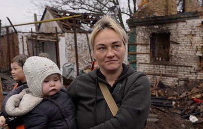 "Тут небезпечно, краще бігти звідси". З прифронтової громади Дніпропетровщини евакуювали родину з чотирма дітьми "Тут небезпечно, краще бігти звідси". З прифронтової громади Дніпропетровщини евакуювали родину з чотирма дітьми