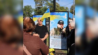 Алея Слави у Новоселиці на Буковині Алея Слави у Новоселиці на Буковині