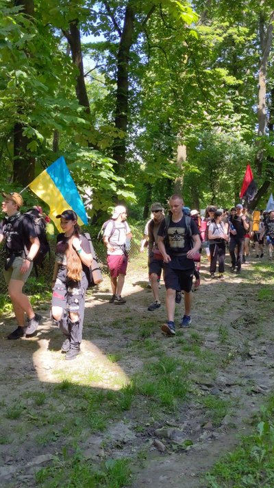 Учасники пішого табору "Стежками князів Острозьких" долають маршрут у 50 кілометрів Учасники пішого табору "Стежками князів Острозьких" долають маршрут у 50 кілометрів