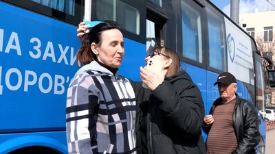У Вінниці до Дня боротьби з туберкульозом працювала мобільна лабораторія У Вінниці до Дня боротьби з туберкульозом працювала мобільна лабораторія