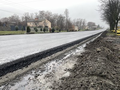 У Щербанях на Полтавщині капітально відремонтували розбиту дорогу У Щербанях на Полтавщині капітально відремонтували розбиту дорогу