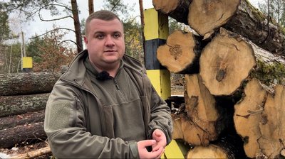 На півночі Рівненщини, де газ не підведений, найчастіше опалюють будинки дровами На півночі Рівненщини, де газ не підведений, найчастіше опалюють будинки дровами