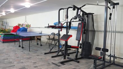 Тренажери для занять спортом Тренажери для занять спортом