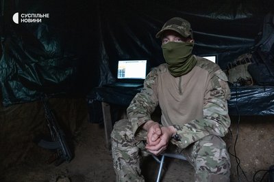 Пілот із позивним "Турбат" 121-ї окремої бригади тероборони ЗСУ, яка зараз працюює на Херсонському напрямку, травень 2026 року Пілот із позивним "Турбат" 121-ї окремої бригади тероборони ЗСУ, яка зараз працюює на Херсонському напрямку, травень 2026 року