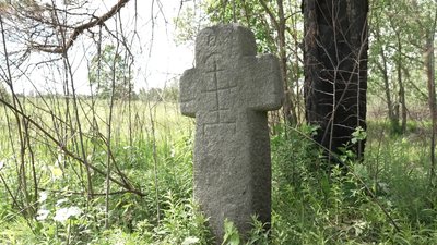 Скарби під хрестом і дім молитви. Що залишилося у селі Франкопіль