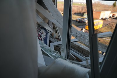 "Я встигла вискочити в коридор". Очевидці розповіли про удар по с. Сад на Сумщині "Я встигла вискочити в коридор". Очевидці розповіли про удар по с. Сад на Сумщині
