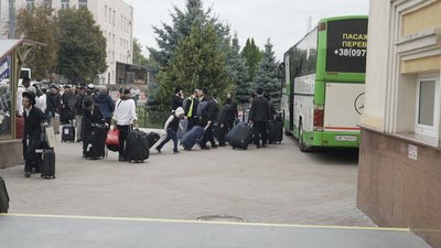 У Вінниці зустрічали хасидів, які прямують на святкування Рош га-Шана У Вінниці зустрічали хасидів, які прямують на святкування Рош га-Шана