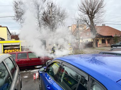 "Ми їхали з дитиною в дитсадок": у Черкасах під час руху спалахнув легковик "Ми їхали з дитиною в дитсадок": у Черкасах під час руху спалахнув легковик