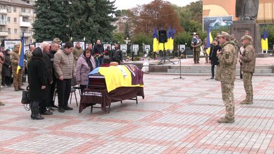 З 39-річним солдатом Віктором Свиридюком попрощалися у Рівному З 39-річним солдатом Віктором Свиридюком попрощалися у Рівному